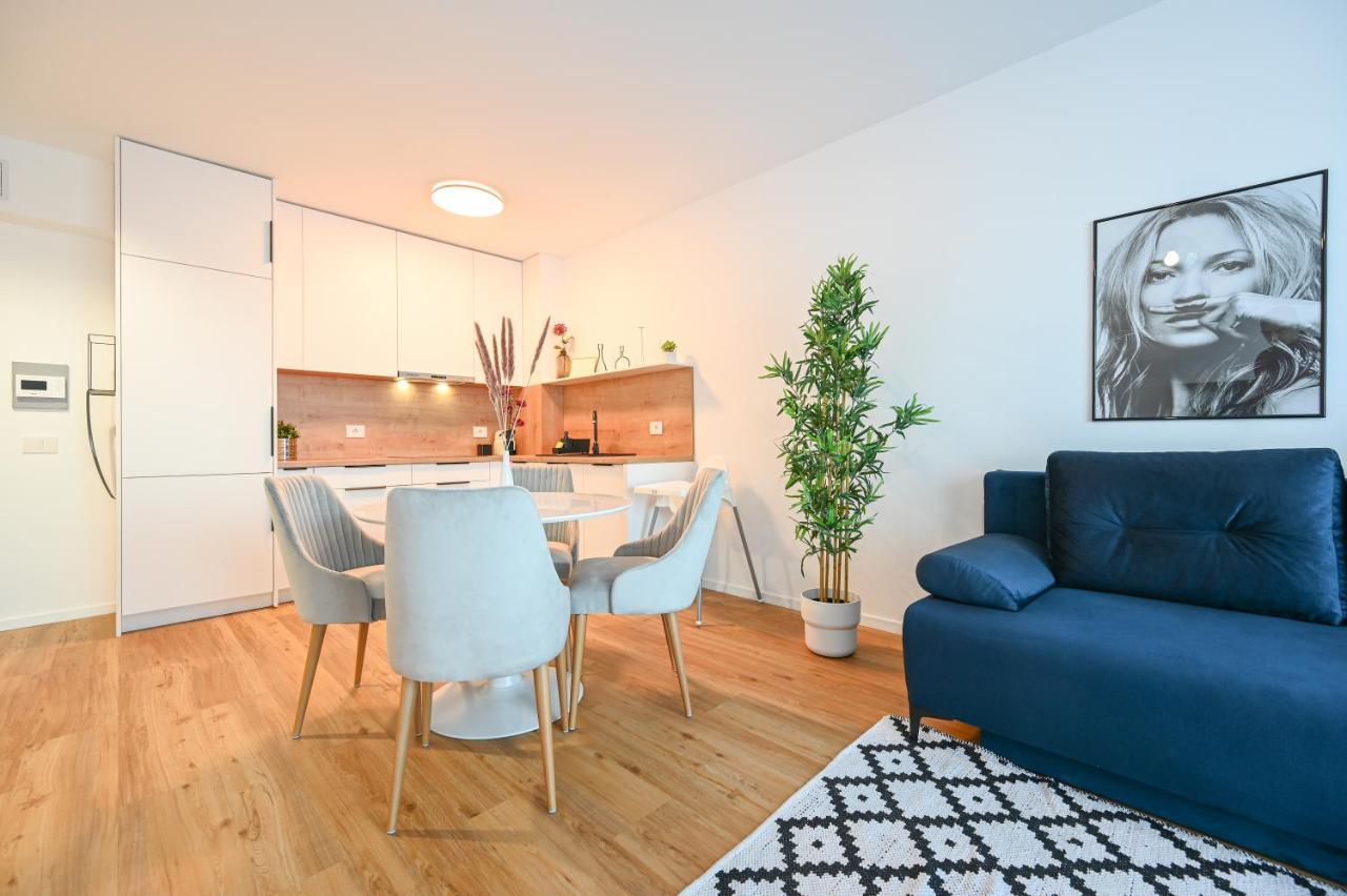 Km Flats Leilighet Oradea Eksteriør bilde