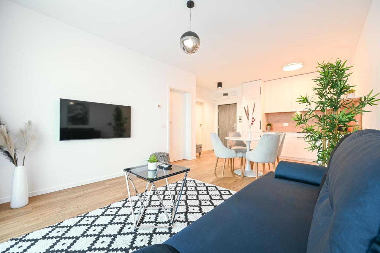 Km Flats Leilighet Oradea Eksteriør bilde